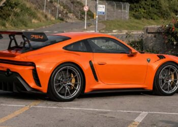 Porsche 911 превращается в суперкар: Angelelli Project 754