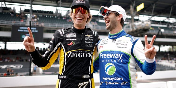 Поул Brickyard 400 у Кэсона Хочевара, первый ряд Spire