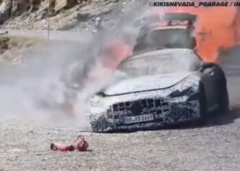 Прототип Mercedes-AMG GT сгорел на тестах в Испании