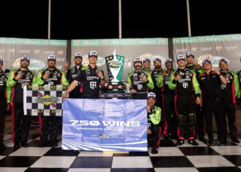 Райан Блэйни вырвал победу на овале Атланты: 750-й триумф Ford в NASCAR Cup