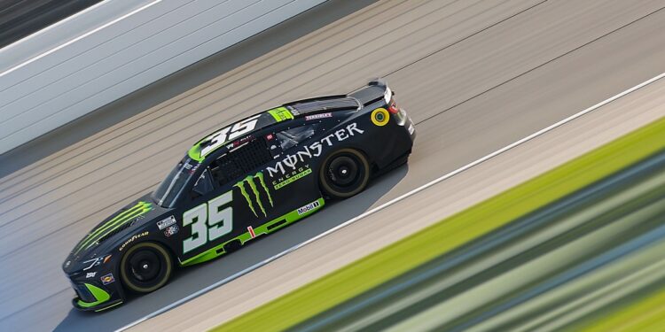 Райли Хербст выиграл первую практику NASCAR на трассе в Чикаго