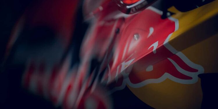 Red Bull продлевает контракт с KTM: энергетический гигант остаётся в MotoGP