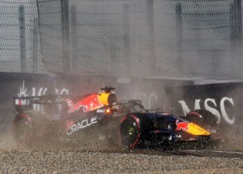 Red Bull возвращается к классическому заднему антикрылу после аварий Макса Ферстаппена
