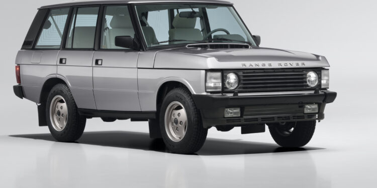 Restomod Range Rover 1993 года: слишком современный для «ветеранских» номеров?