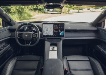Салон Polestar 4 Dual Motor Performance Plus: что скрывает премиальный электрокроссовер