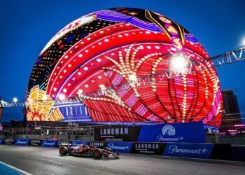 Сезон Формулы 1 не завершится в Лас-Вегасе, подтвердил босс F1