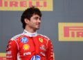 Шарль Леклер впервые за годы в Ferrari изменил прошивку руля — и это принесло победу
