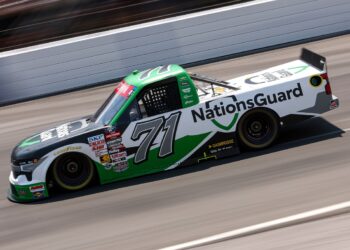 Шейн ван Гисберген вырвал подиум на овале в третьем старте в NASCAR Truck