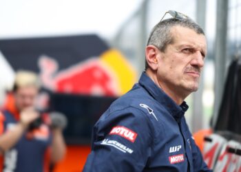 Штайнер дистанцировался от контрактного скандала Виналеса и KTM