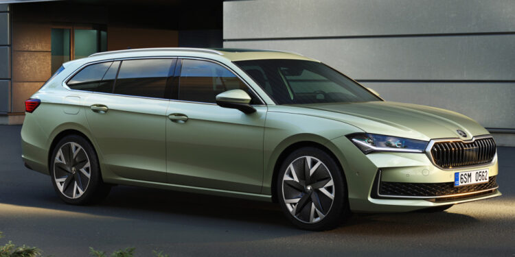 Skoda Superb Combi: скидка почти 14 000 евро