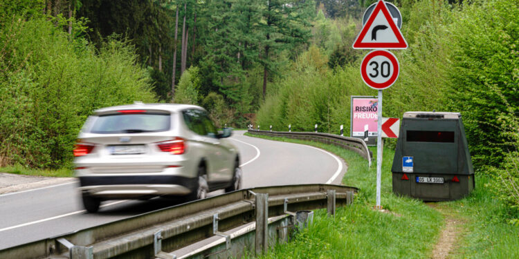 Speed Week в Германии: где ждать полицейские радары в июле