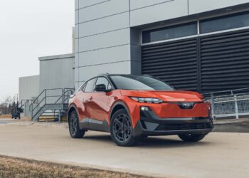 Subaru сохраняет цены на все электрокроссоверы на 2027 год — Solterra, Trailseeker и Uncharted не подорожают