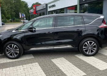 Свежее предложение: дизельный Renault Espace с небольшим пробегом