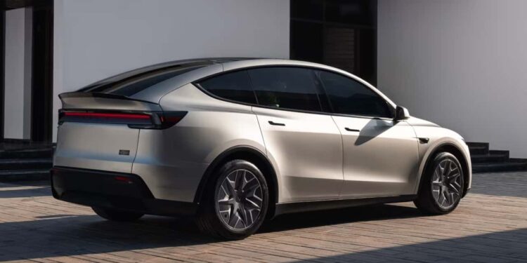 Tesla Model Y L: шестиместная длиннобазная версия добралась до Европы