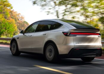 Tesla Model Y с тремя рядами сидений: шестиместная версия готовится к выходу в Европе