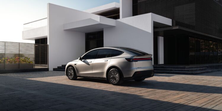Tesla Model Y с удлинённой колёсной базой добрался до Штатов: от $63 630