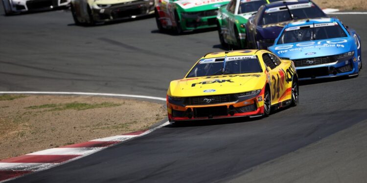 Тодд Гиллиланд продлил контракт с Front Row Motorsports до 2027 года