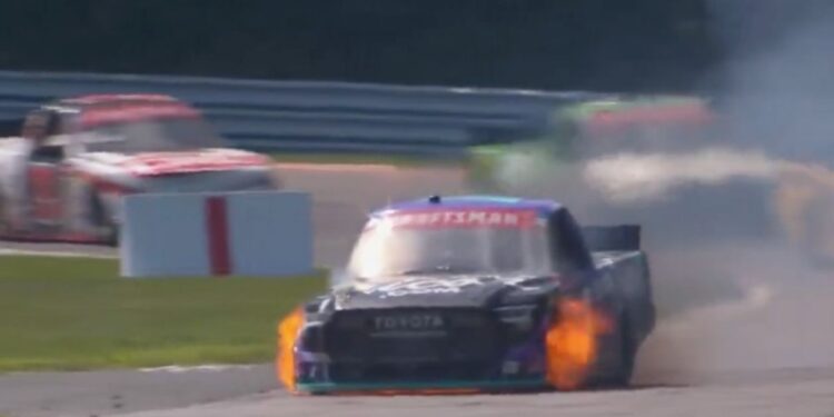 Томас Аннунциата попал в больницу после пожара в грузовике NASCAR