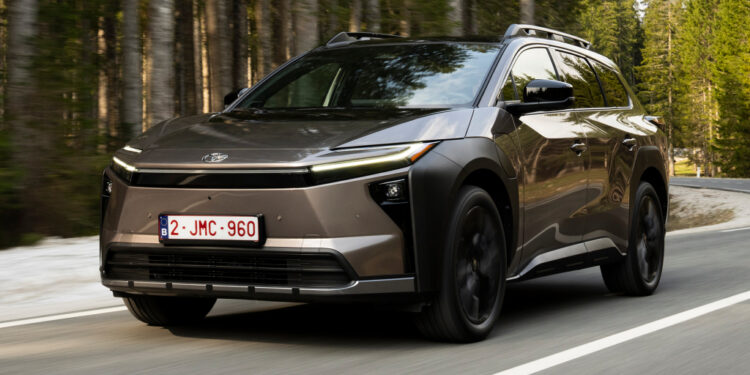 Toyota bZ4X Touring: Электрический кроссовер с запасом хода до 591 км