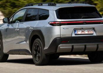 Toyota bZ4X Touring: универсал с повадками спорткара