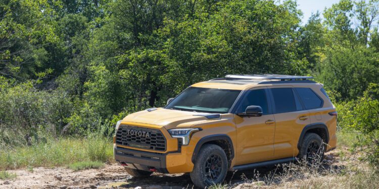 Toyota добавила жёлтый цвет TRD Pro: Honeycomb и Hot Honey