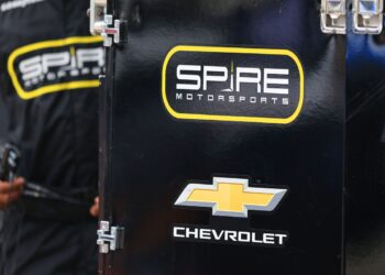 Тристон Макки дебютирует в NASCAR Truck Series — ему только 16