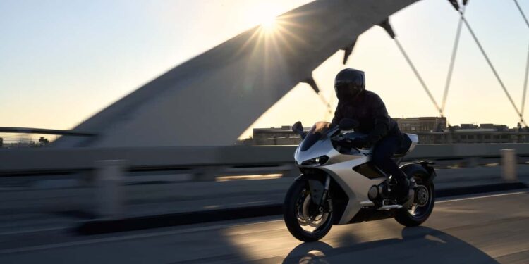 TVS Motor: Индийский производитель, который хочет накормить всех — от бедных до богатых