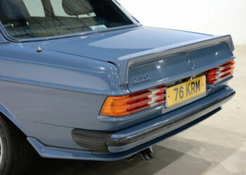 Удлинённый Mercedes W123 AMG продаётся на аукционе