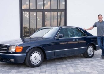 Велюр, V8 и дух Бруно Сакко: путешествие на Mercedes 560 SEC