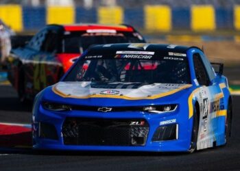 Внук основателя NASCAR выиграл гонку на «Ле-Мане» за рулём культового Камаро