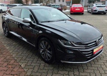 Volkswagen Arteon Shooting Brake: экономия 30 000 евро на почти новом универсале