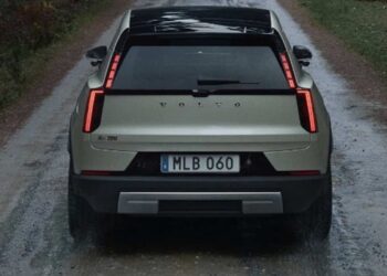 Volvo EX60 выходит на европейский рынок: запас хода до 810 км