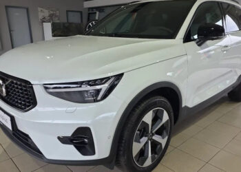 Volvo XC40 теряет 20 000 евро: выгодный шведский кроссовер