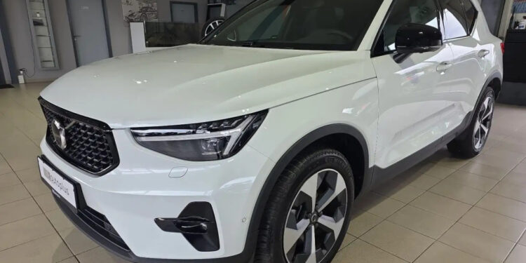 Volvo XC40 теряет 20 000 евро: выгодный шведский кроссовер