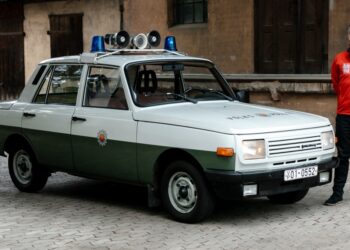 Восточногерманский полицейский на Западе: Wartburg 353 из ГДР на ходу