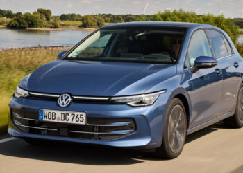 VW Golf: топ-версия «народного» хэтчбека уходит в лизинг — что предлагают дилеры
