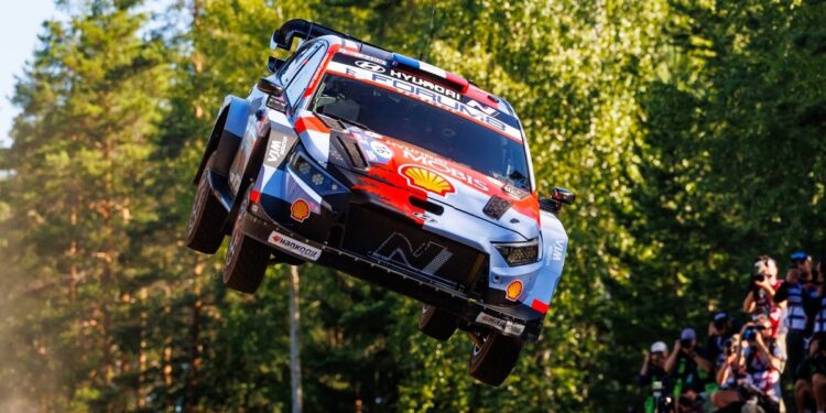 WRC Finland: Adrien Fourmaux heads early Hyundai 1-2