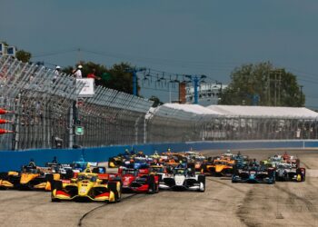 Алекс Палоу взял титул IndyCar досрочно — после двойного этапа в Милуоки испанец стал недосягаем для соперников. Пятое место в первой гонке и десятое во второй решили вопрос о чемпионе задолго до финального этапа в Лагуне Секе.