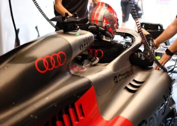 Audi не будет обновлять мотор F1 до 2027 года