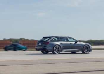 Audi RS6 Avant в тесте 0–150–0: универсал против спорткаров