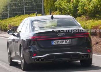 Audi S6 переходит на гибрид: седан и универсал заметили без камуфляжа