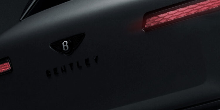 Bentley Torcal: первый электрокроссовер марки показался вживую