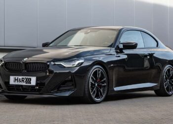 BMW M240i xDrive MHEV: занижение и колея от H&R