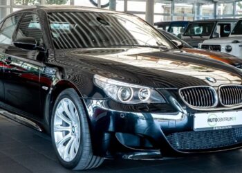 BMW M5 E60 с V10 продают менее чем за 50 000 евро
