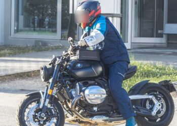 BMW R20 почти готов к серии: концепт с двухлитровым оппозитом вышел на дорожные тесты