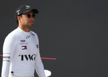Босс Cadillac F1 Марчин Будковски высоко оценил работу Серхио Переса в дебютном сезоне 2026 года и опроверг слухи о возможном переходе мексиканца в Williams.