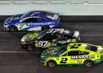 Чейз возвращается: месяц до решающего сдвига в NASCAR Cup Series