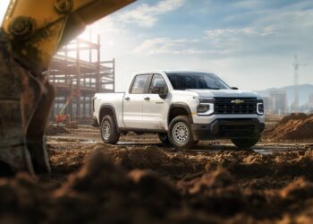 Chevrolet Silverado 1500 в базе: что умеет рабочий пикап