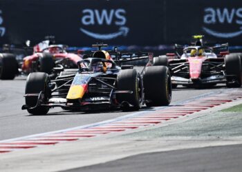 Дэвид Култхард раскритиковал FIA за медлительность с правилами-2026