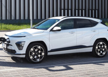 Электрический кроссовер Hyundai Kona в лизинг: скидки до 11 процентов